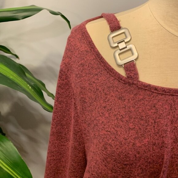 Lily Morgan Knit Front Twist Silver Accent At Shoulder Sweater - Picture 2 of 6